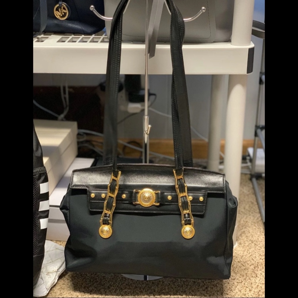 💚💚 Versace Black Sun Medallion Nylon & Leather Shoulder Bag ☀️